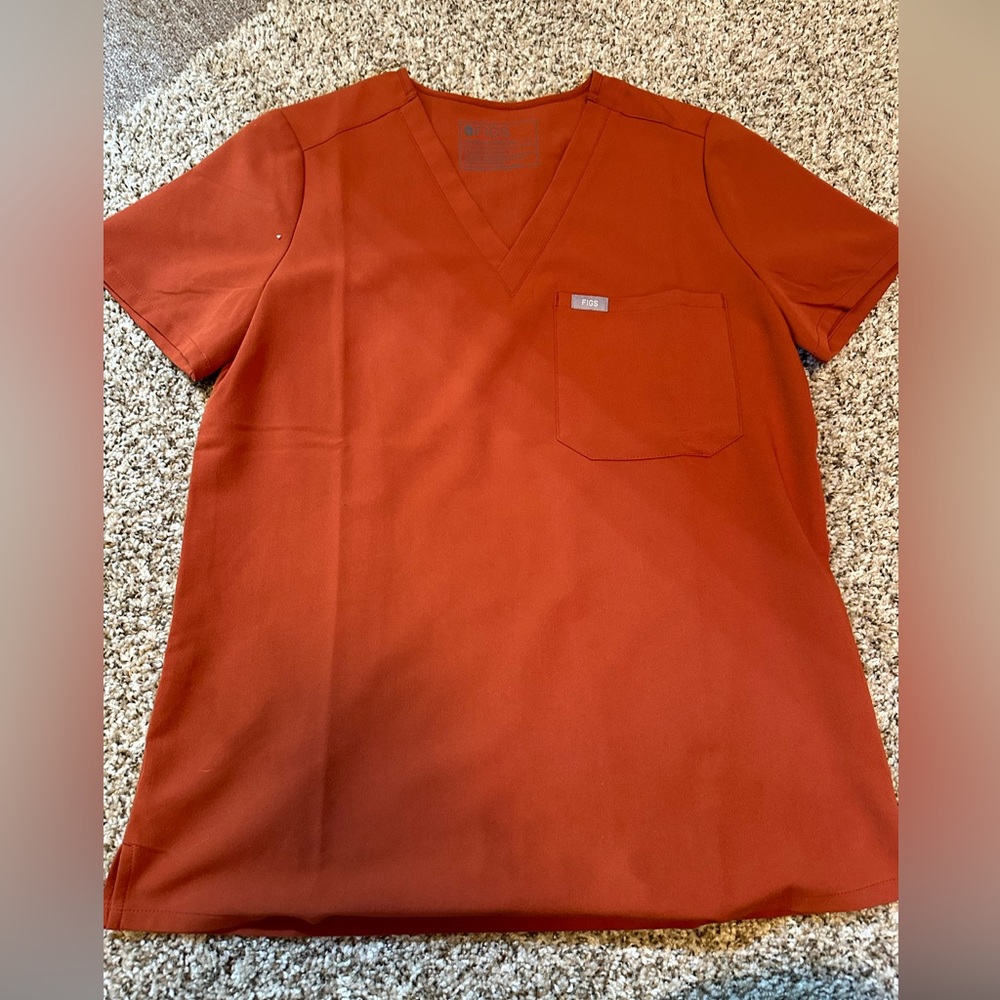 Catarina One-Pocket Scrub Top